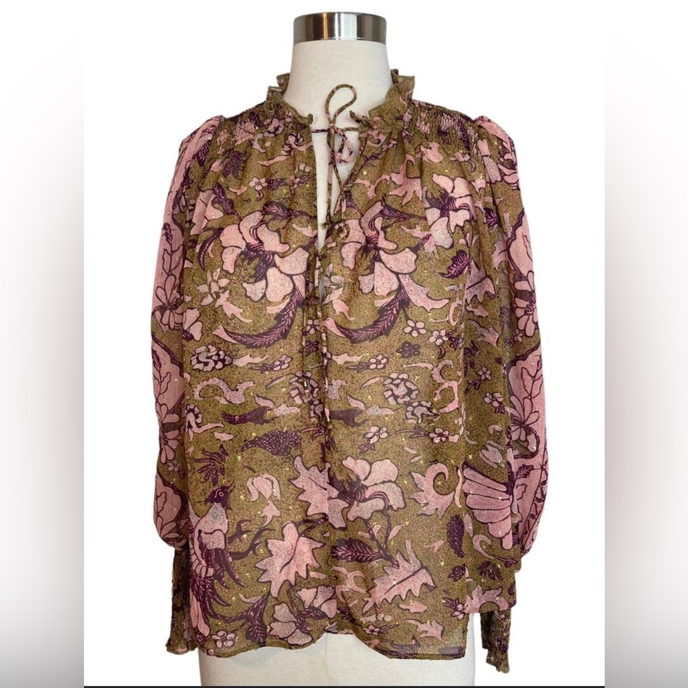 o.p.t One Pretty Time Smocked Tie Peasant Blouse Floral Metallic Details‎ Small